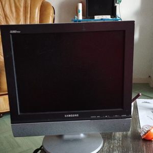 TV qui fait aussi écran d'ordi 40cm