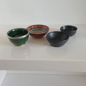 4 petites poteries