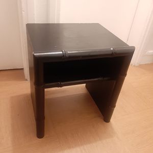 Petite table de chevet en bambou noir