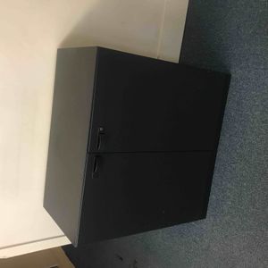 Commode noir deux étages 