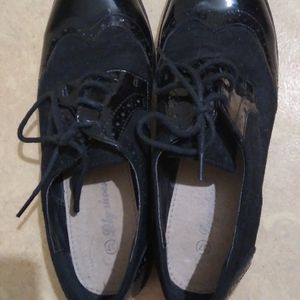 Chaussures de ville taille 37 