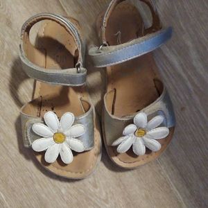Sandales taille 25