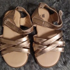 Sandalettes taille 24