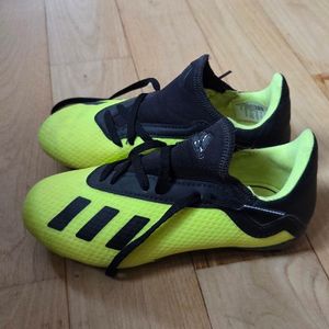 Chaussures à crampons taille 31