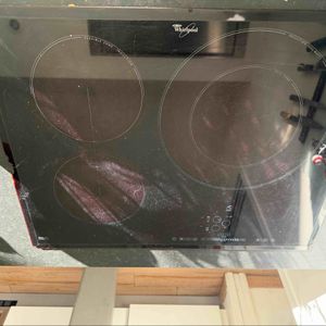 Plaque de cuisson Whirlpool induction noire