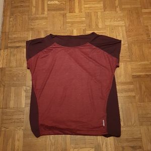 Tee-shirt sport M L comme neuf