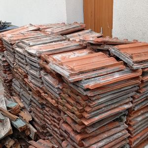 250 tuiles état moyen 