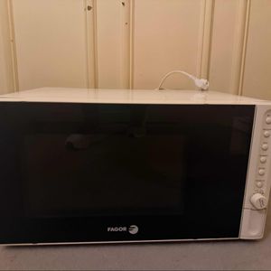 Micro-ondes très bon état 