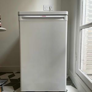 Donne petit frigo Bosch en bon état 