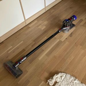 Aspirateur Dyson à réparer 
