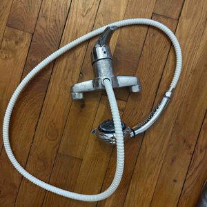 Mitigeur et pommeau de douche 