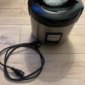 Cuiseur à riz à réparer 