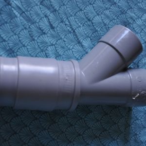 Raccord tuyau PVC évacuation