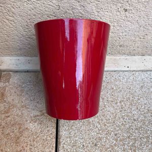 Pot rouge type orchidée 