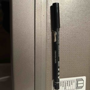 Crayon noir Yves rocher 