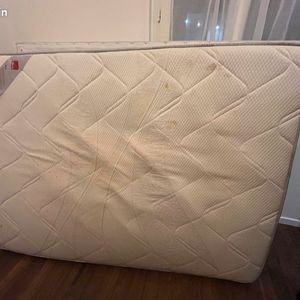 Lit double Epeda - matelas et sommier