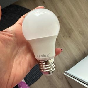 Ampoule E27 fonctionnelle blanc