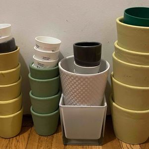 Lot cache pots