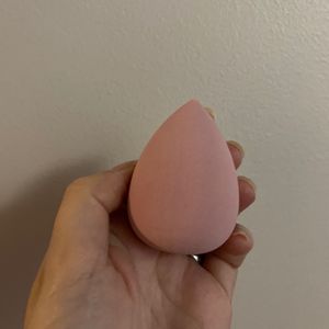 Éponge maquillage blender rose neuve 