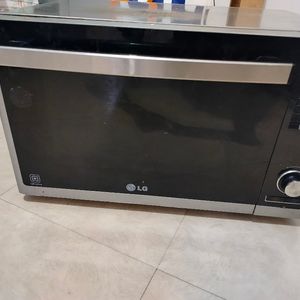 Fonctionnel mais porte à réparer 