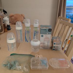 Lot de biberons et tétines 