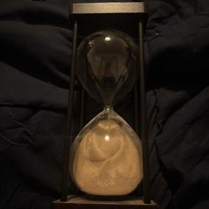 Sablier en bois et en verre 