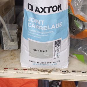 joint carrelage gris clair 