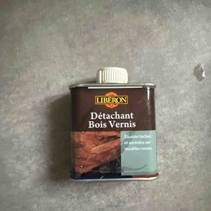 Détachant bois vernis 