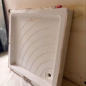 Donne bac de douche, lavabo, évier, miroir SDB