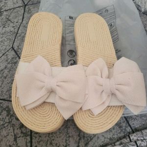 Claquette plastique pointure 37 neuf 