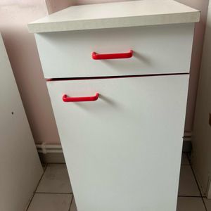 Meuble avec tiroir 