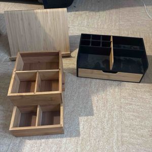 Divers objets de rangement en bois