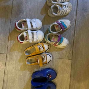 Lot chaussures taille 21