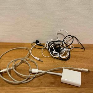 Câbles chargeur et ecouteurs  