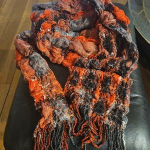 Echarpe rouge et noire