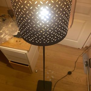 Lampadere ikea bleu avec ampoule