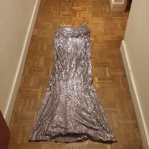 Robe 4 xl taille petit très bon etat 