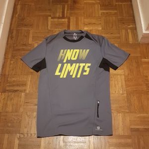 Tee-shirt sport taille M comme neuf 