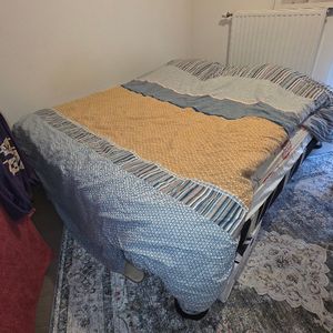 Lit et matelas utilisés 4 ans