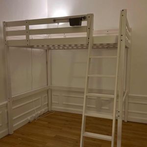 Lit en hauteur 140x200