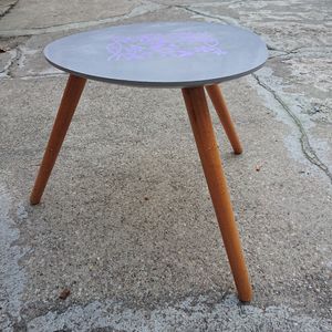 Petite table d'appoint style scandinave 