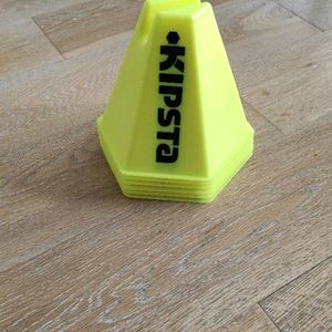 Lot de 6 plots en plastique de sport