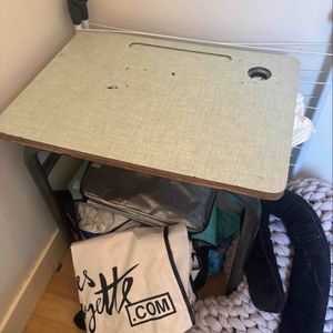 Petit bureau écolier 