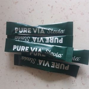 Donne reste de dosettes de sucre Stevia