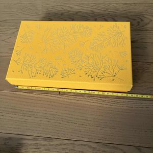 Boîte rituals jaune vide 3