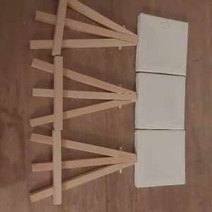 Lot 3 petits tréteaux avec support peinture 