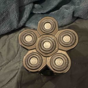 Rasoir pour crâne (déjà utilisé mais lavé et stéri