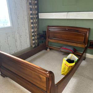 Lit deux places en bois